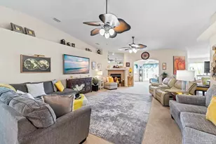 2424 Pineneedle Dr, Navarre, FL 32566 - Photo 10