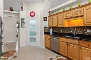 2424 Pineneedle Dr, Navarre, FL 32566 - Photo 14