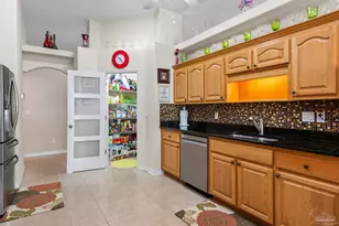 2424 Pineneedle Dr, Navarre, FL 32566 - Photo 12