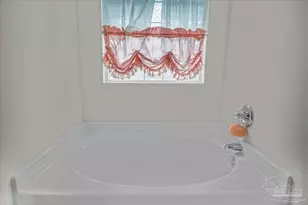 5972 Ashton Woods Cir, Milton, FL 32570 - Photo 20