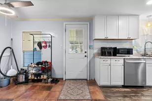 2556 Granada Camino, Pensacola, FL 32507 - Photo 8