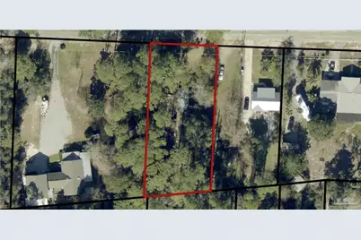 5389 Spruce St, Gulf Breeze, FL 32563 - Photo 1