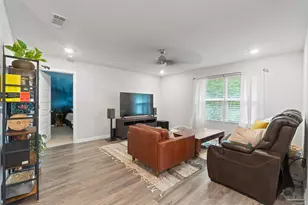 5233 Peach Dr, Pace, FL 32571 - Photo 8