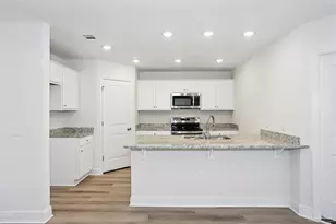 8422 Cherry Ave, Pensacola, FL 32534 - Photo 10