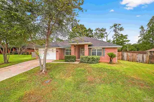 1590 Twin Pines Cir, Cantonment, FL 32533 - Photo 1