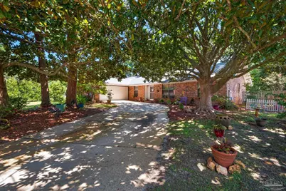 3924 Paradise Bay Dr, Gulf Breeze, FL 32563 - Photo 2