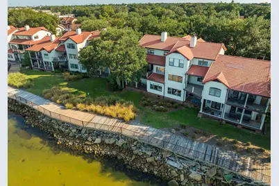 70 Baybridge Dr, Gulf Breeze, FL 32561 - Photo 1