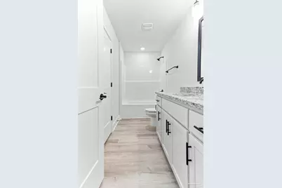 1805 Praline Ln #2-B, Cantonment, FL 32533 - Photo 14