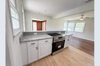 801 W Moreno St, Pensacola, FL 32501 - Photo 6