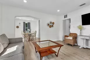 810 W Chase St, Pensacola, FL 32502 - Photo 2