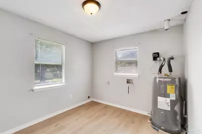 6946 Cornelius Ln, Pensacola, FL 32505 - Photo 16