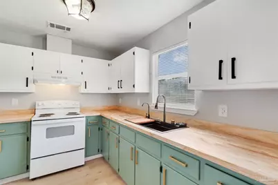 6946 Cornelius Ln, Pensacola, FL 32505 - Photo 8