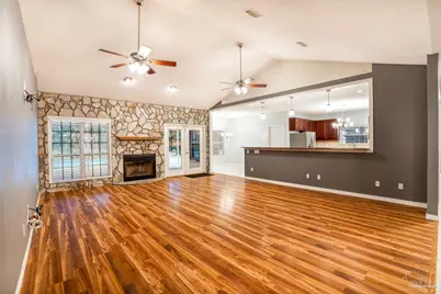 1911 Tillman Ln, Pensacola, FL 32526 - Photo 10