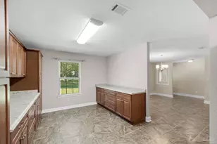 5740 Country Squire Dr, Milton, FL 32570 - Photo 10