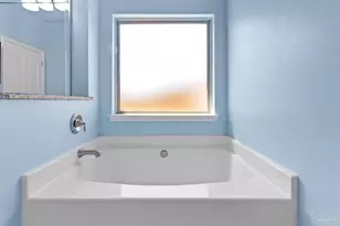 1794 Coast Ct, Gulf Breeze, FL 32563 - Photo 12