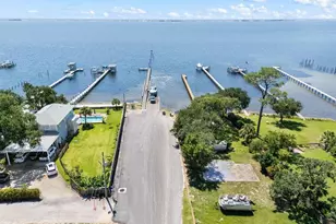 1601 Woodlawn Beach Rd, Gulf Breeze, FL 32563 - Photo 52