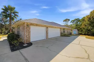 1601 Woodlawn Beach Rd, Gulf Breeze, FL 32563 - Photo 4