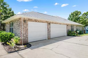 1601 Woodlawn Beach Rd, Gulf Breeze, FL 32563 - Photo 4