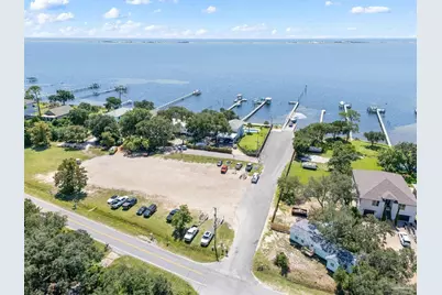 1601 Woodlawn Beach Rd, Gulf Breeze, FL 32563 - Photo 2