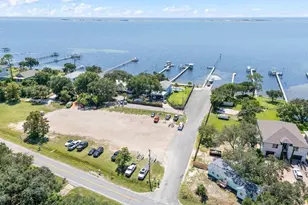 1601 Woodlawn Beach Rd, Gulf Breeze, FL 32563 - Photo 2