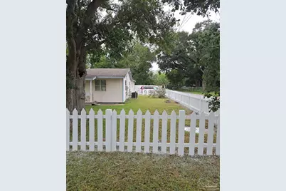 202 Ellington St, Cantonment, FL 32533 - Photo 8