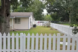 202 Ellington St, Cantonment, FL 32533 - Photo 8