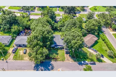 921 Lagoon Dr, Pensacola, FL 32505 - Photo 8