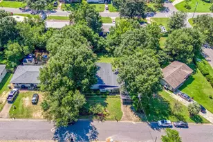 921 Lagoon Dr, Pensacola, FL 32505 - Photo 8