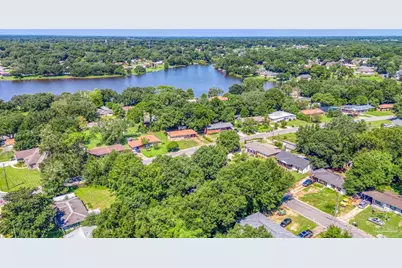 921 Lagoon Dr, Pensacola, FL 32505 - Photo 10