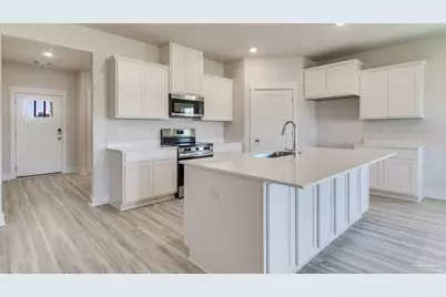 8044 Fir Tree Dr, Milton, FL 32583 - Photo 4