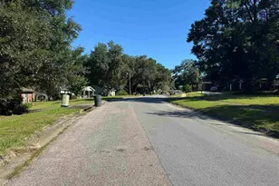 7709 Dartmoor Dr, Pensacola, FL 32514 - Photo 20