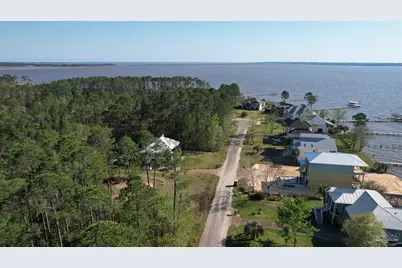 4529 Bayside Dr, Milton, FL 32583 - Photo 2