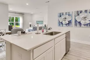 8049 Fir Tree Dr, Milton, FL 32583 - Photo 4