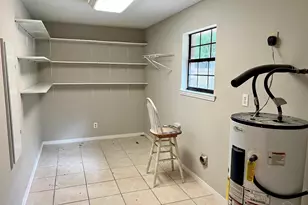 5905 Pamela Dr, Milton, FL 32570 - Photo 4