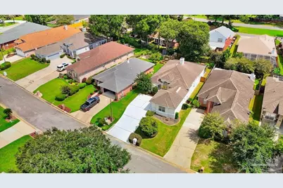 2010 Downing Dr, Pensacola, FL 32505 - Photo 4
