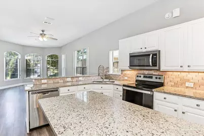 2010 Downing Dr, Pensacola, FL 32505 - Photo 10