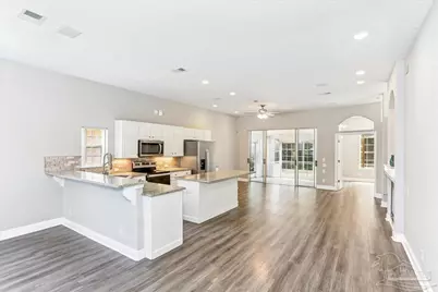 2010 Downing Dr, Pensacola, FL 32505 - Photo 8