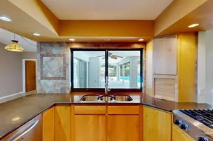 2221 Oxford Dr, Pensacola, FL 32503 - Photo 6