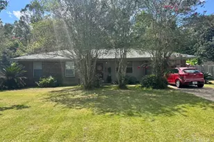 1347 Woodfield Dr, Cantonment, FL 32533 - Photo 1