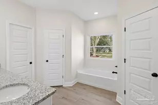 6094 Ashton Woods Cir, Milton, FL 32570 - Photo 18