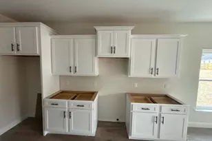 6094 Ashton Woods Cir, Milton, FL 32570 - Photo 2