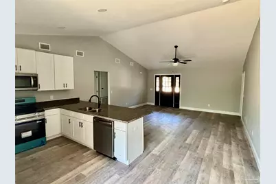 5585 Santa Monica St, Milton, FL 32583 - Photo 4