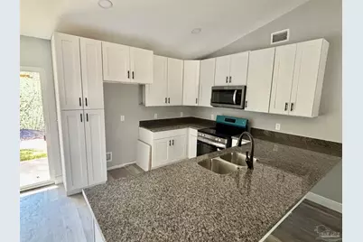 5585 Santa Monica St, Milton, FL 32583 - Photo 6