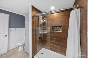 3290 Bayou Dr, Pensacola, FL 32505 - Photo 22