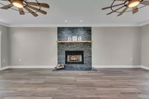 7390 San Ramon Dr, Milton, FL 32583 - Photo 8