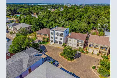 1522 White Caps Ln, Pensacola, FL 32507 - Photo 4