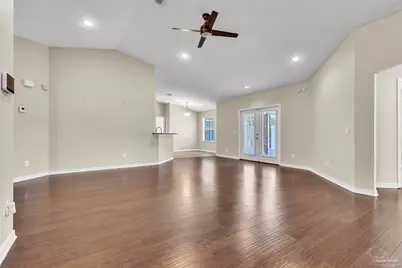 5305 Dalton Cir, Milton, FL 32570 - Photo 8