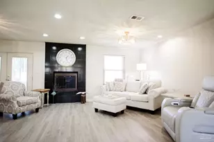 3876 Mariners Dr, Gulf Breeze, FL 32563 - Photo 6