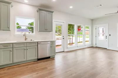 16 S M St, Pensacola, FL 32502 - Photo 10