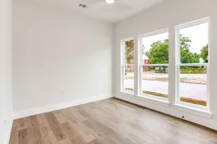 16 S M St, Pensacola, FL 32502 - Photo 12